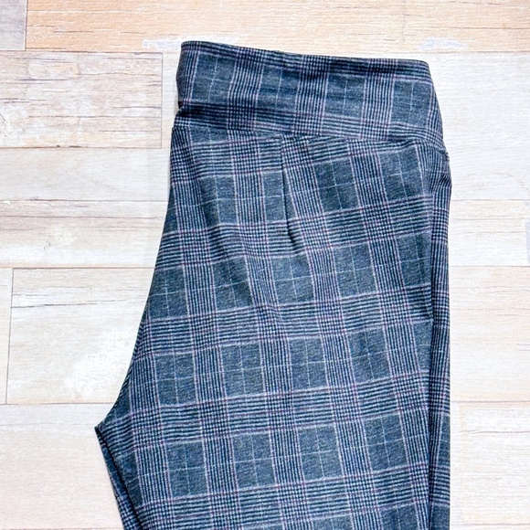 D. JEANS Grey plaid stretch pants - Picture 2 of 8